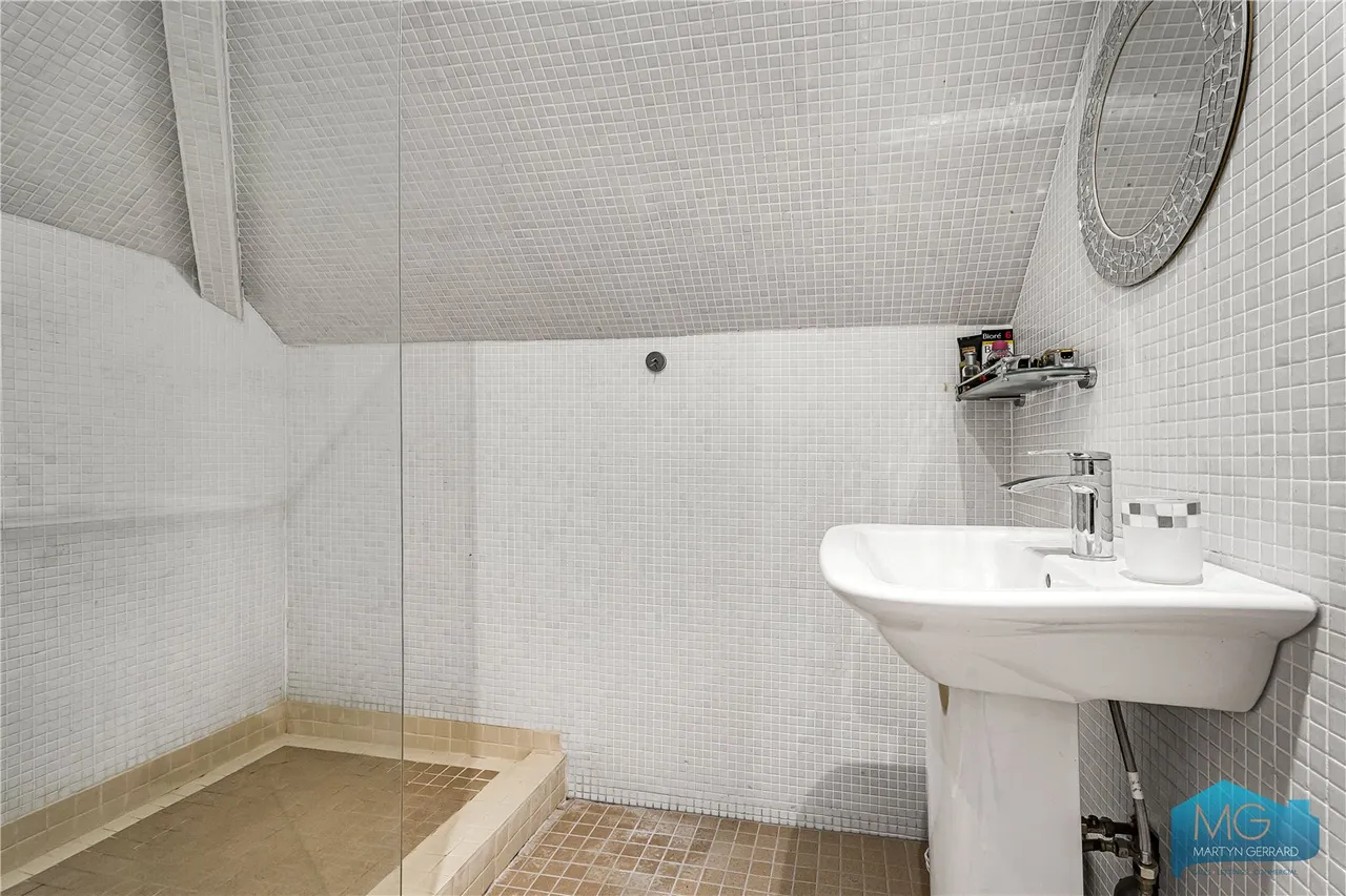 Village Road, Enfield, EN1, photo 24