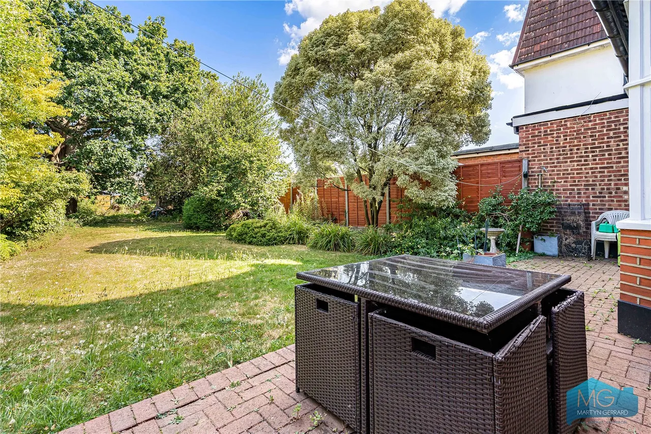 Village Road, Enfield, EN1, photo 27