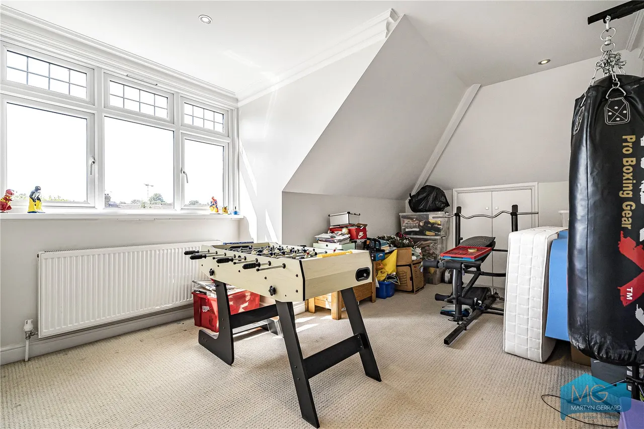 Village Road, Enfield, EN1, photo 23
