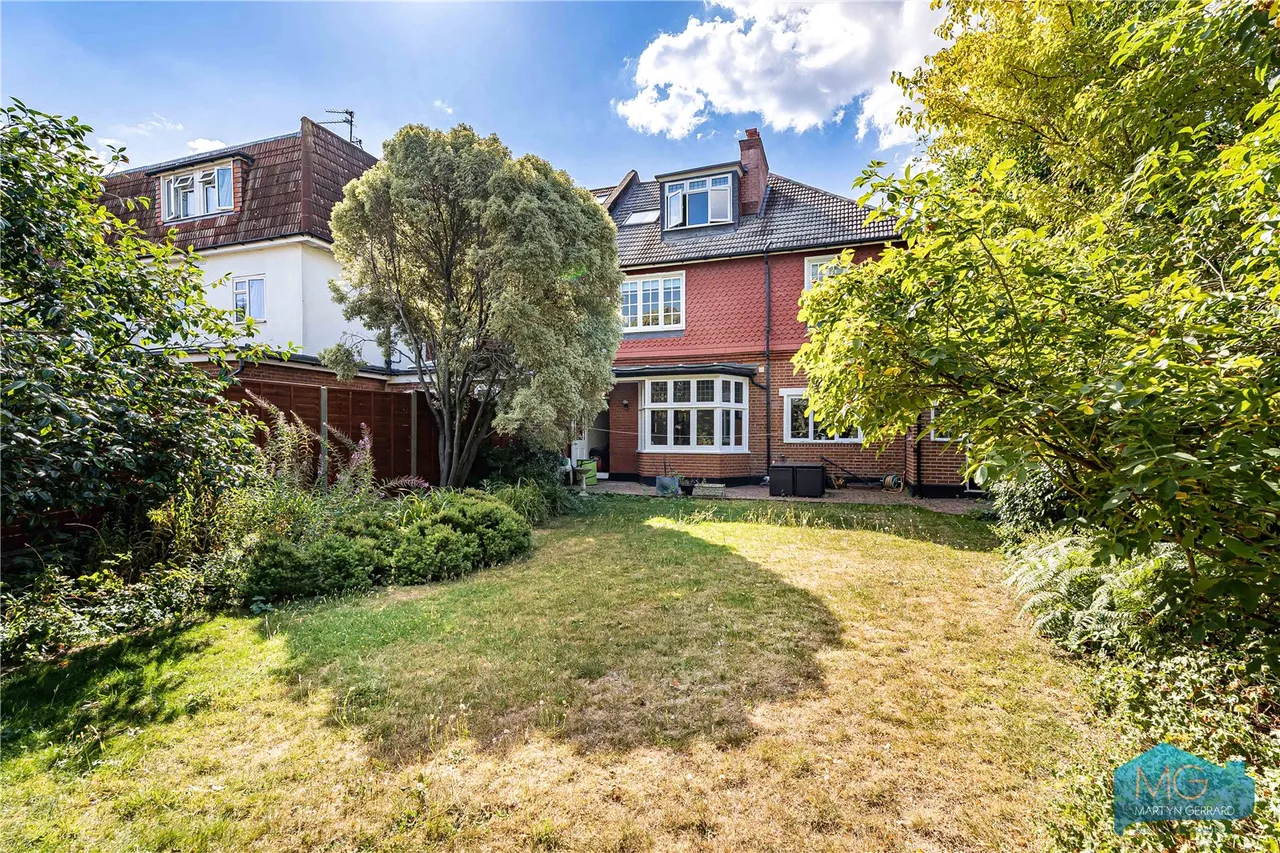 Village Road, Enfield, EN1, photo 29