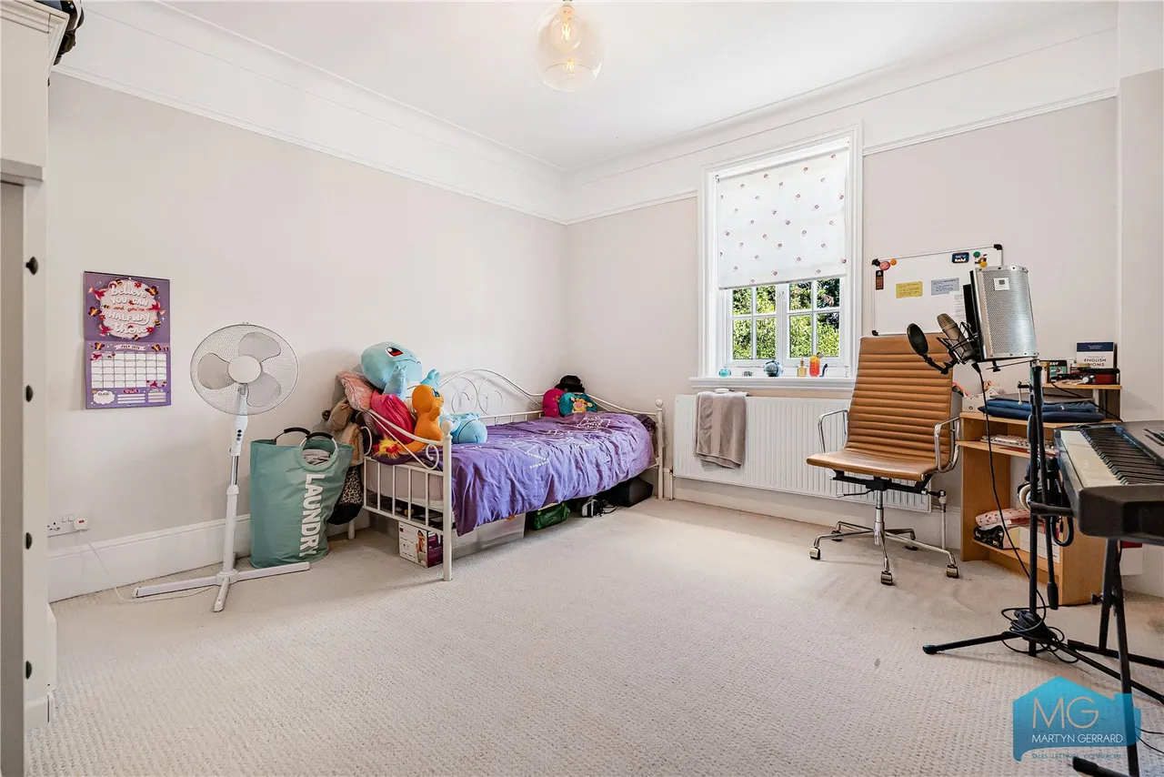 Village Road, Enfield, EN1, photo 20