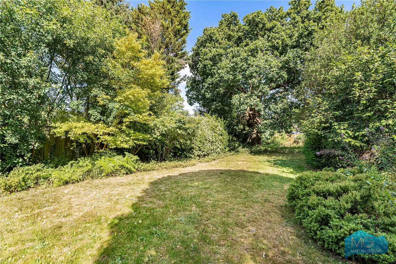 Village Road, Enfield, EN1, photo 26