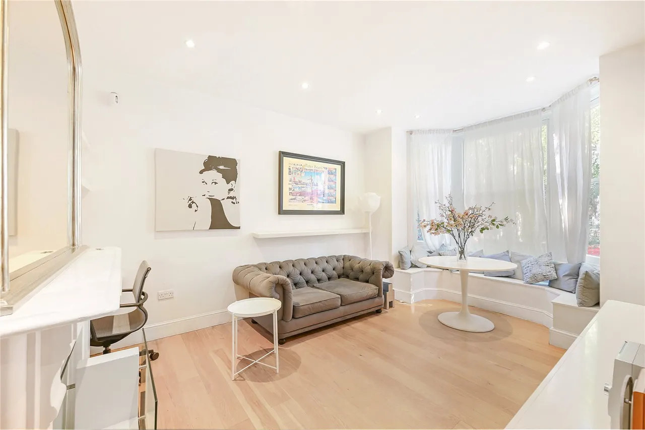 2 bed flat to rent, Prince Of Wales Drive, Battersea, SW11