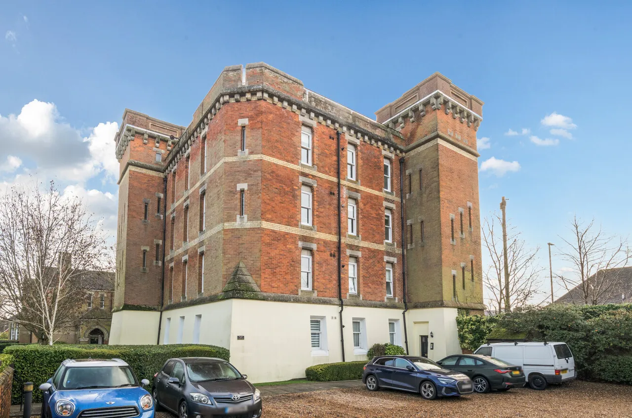 Cardwells Keep, Guildford, GU2, photo 21