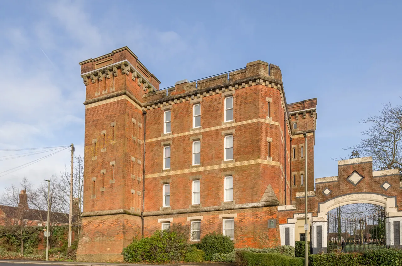 Cardwells Keep, Guildford, GU2, photo 2