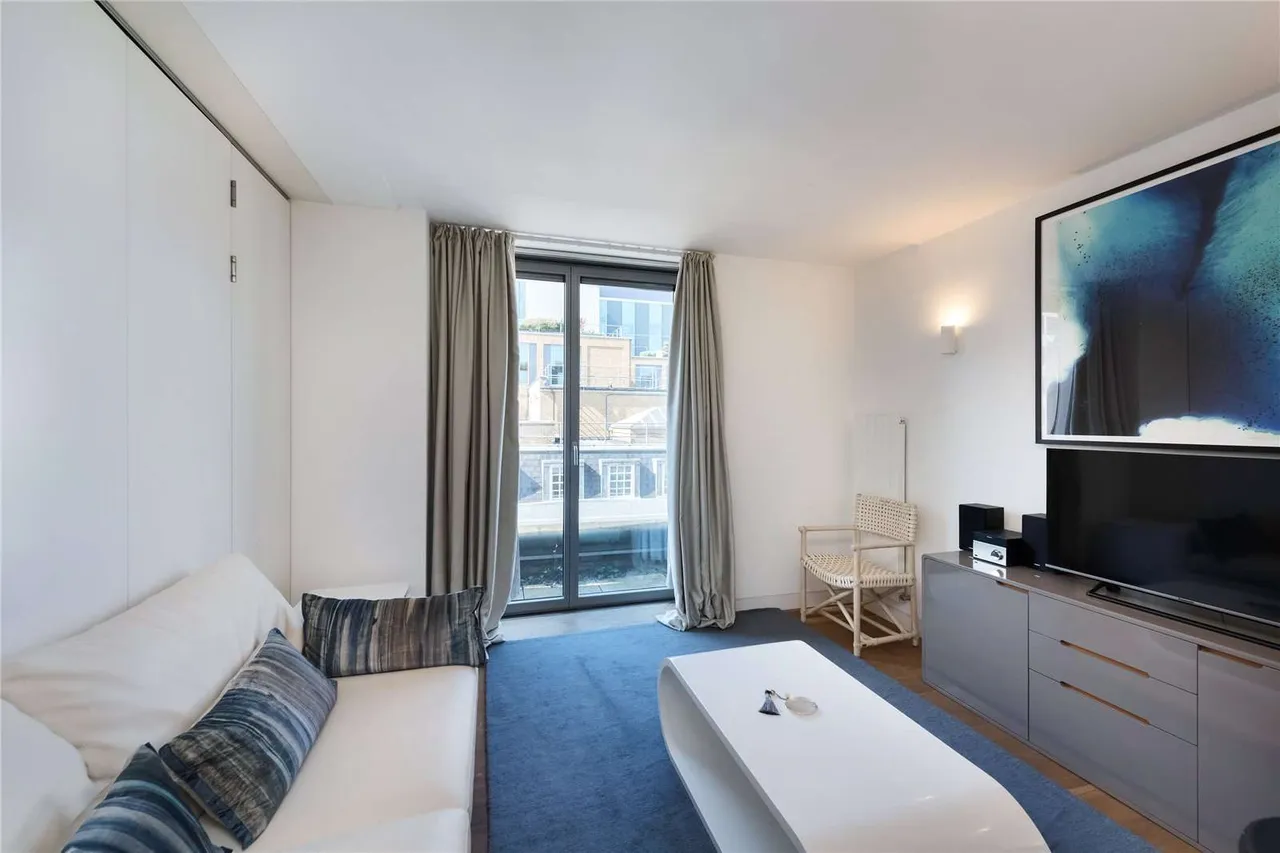 2 bed flat to rent, Picton Place, London, W1U