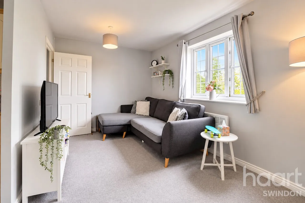 Callington Road, Swindon, SN25, photo 9