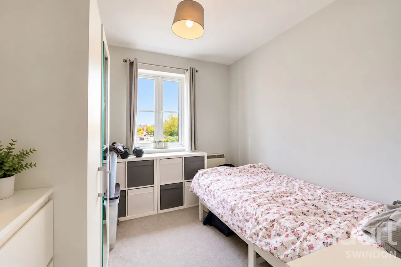 Callington Road, Swindon, SN25, photo 8