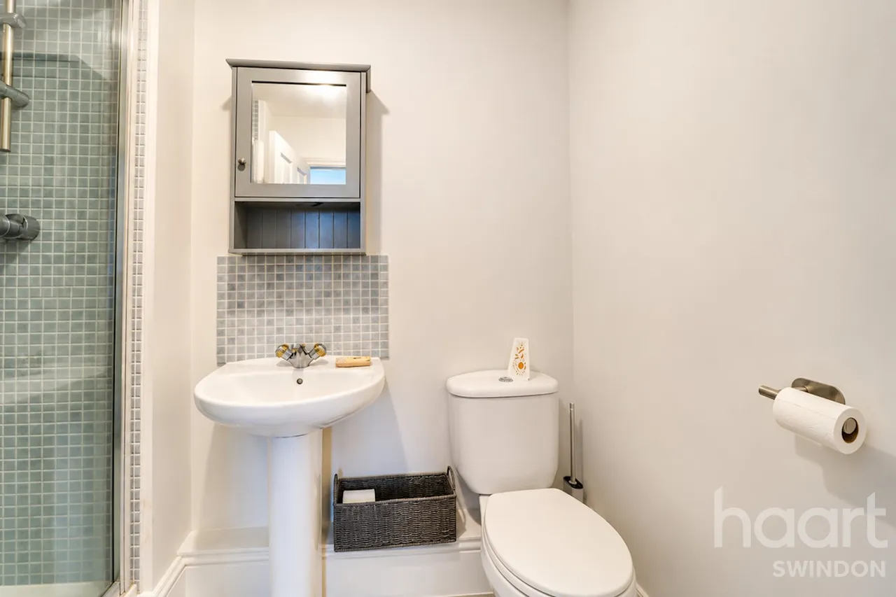 Callington Road, Swindon, SN25, photo 7