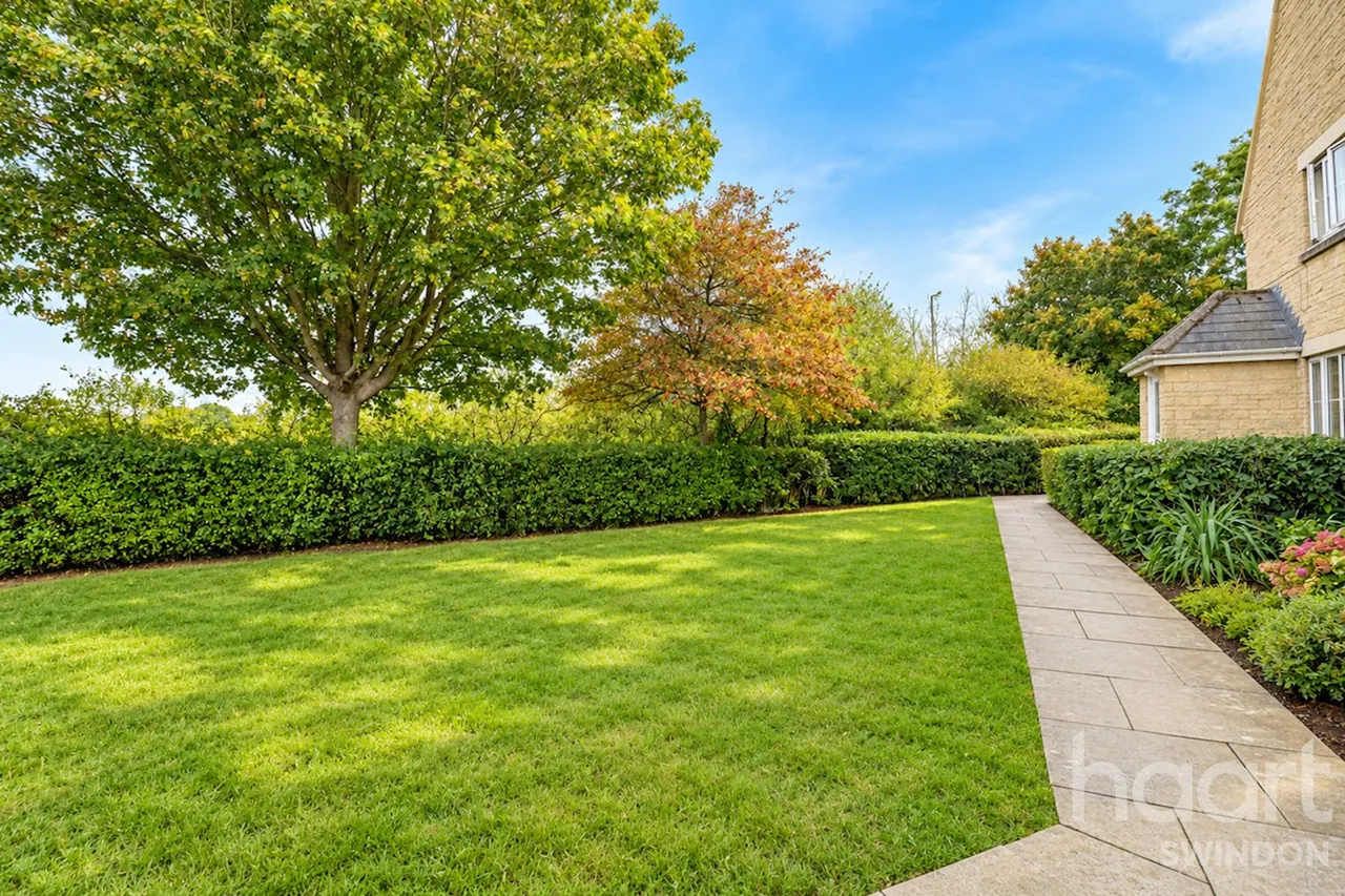 Callington Road, Swindon, SN25, photo 11