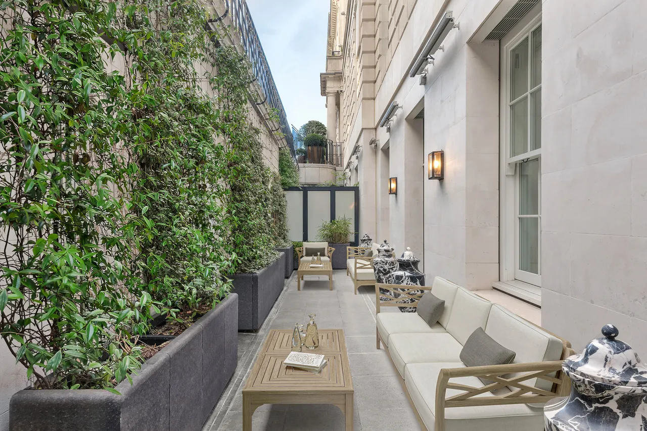 Grosvenor Square, Mayfair, London, photo 5