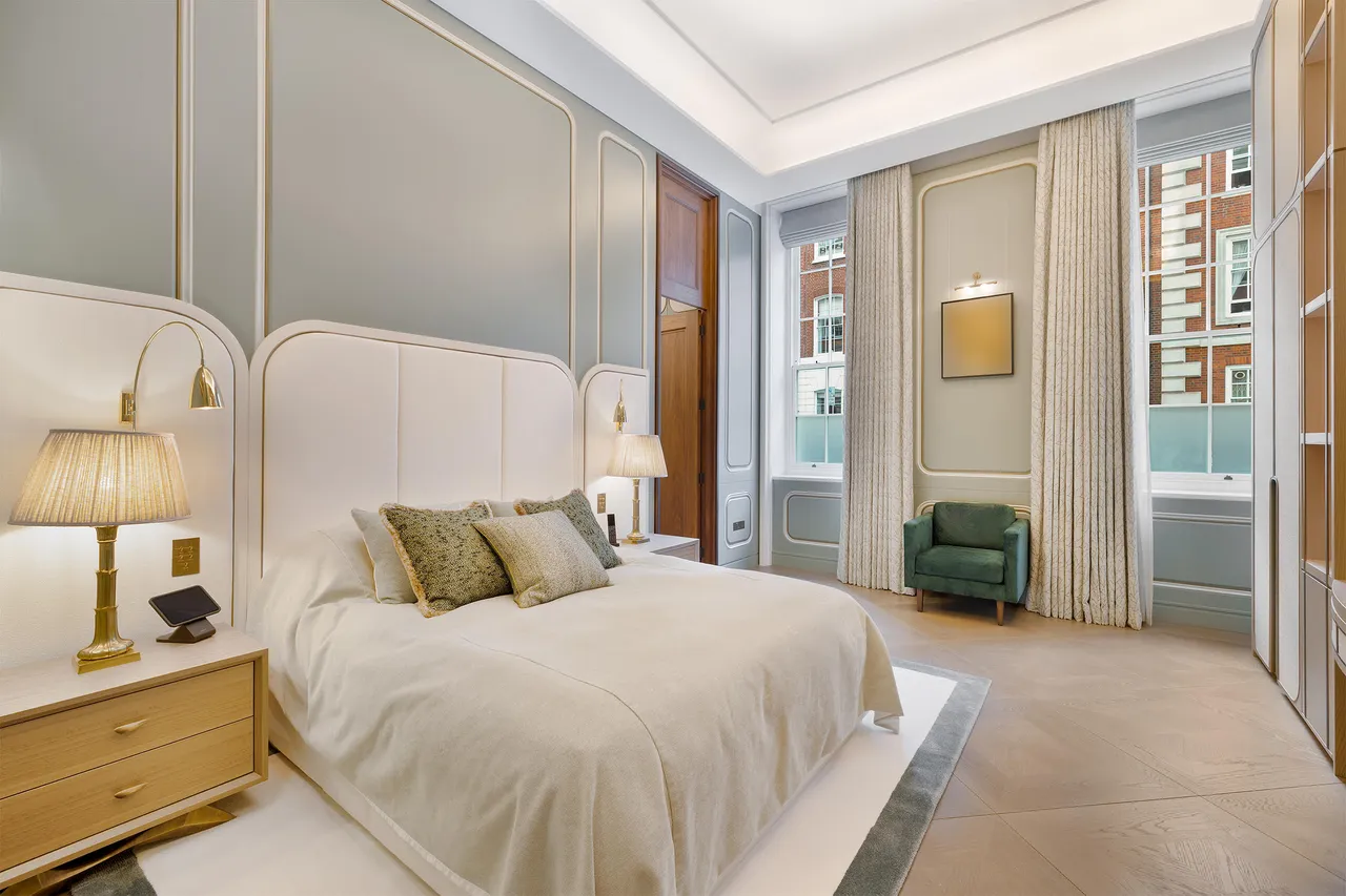 Grosvenor Square, Mayfair, London, photo 7
