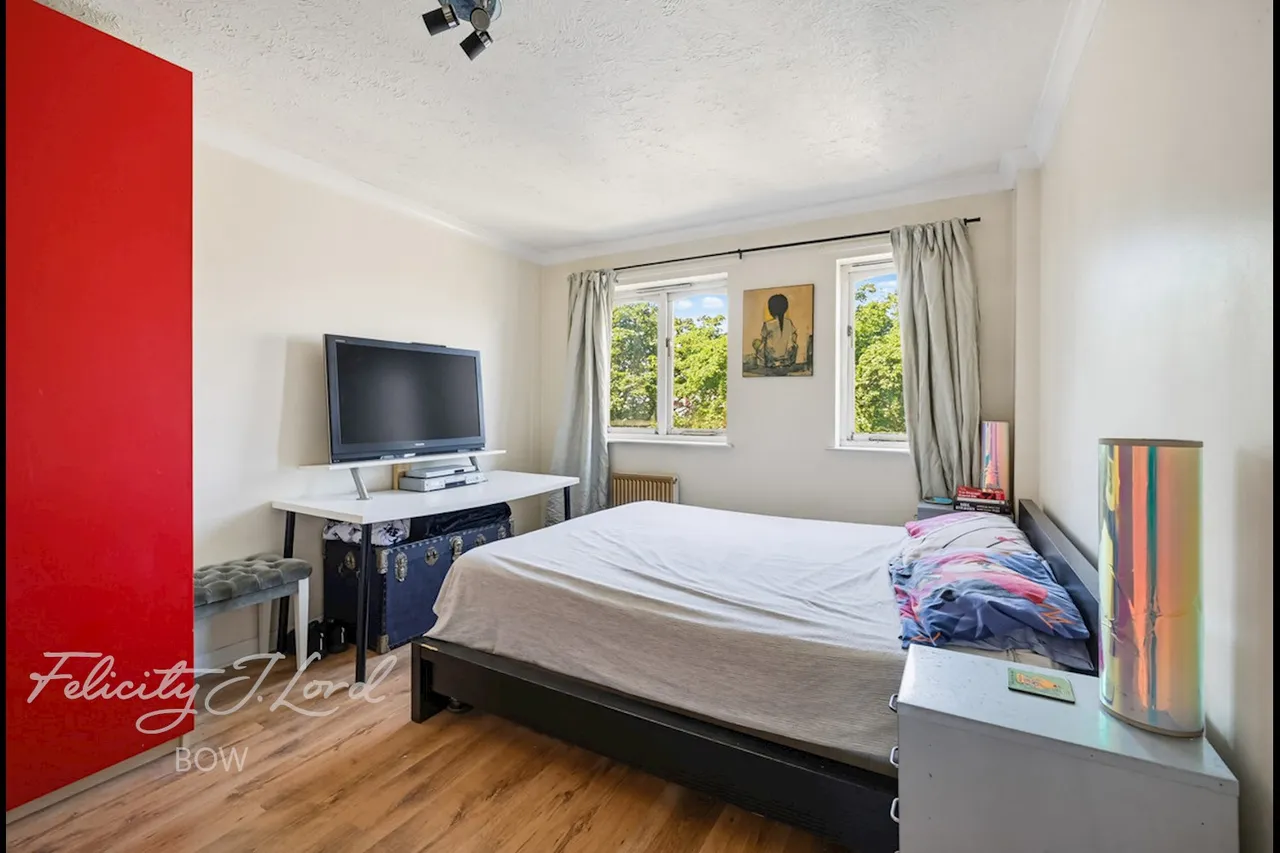 Hewison Street, London, photo 11