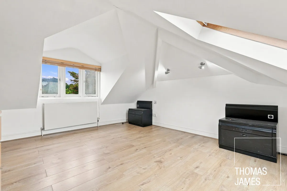 London, N21, photo 36