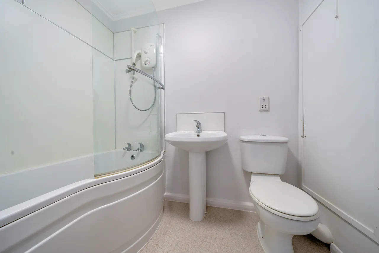 Gower Road, Haywards Heath, RH16, photo 6