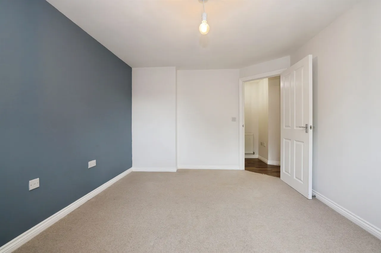 Anzio Road, Devizes, SN10, photo 8