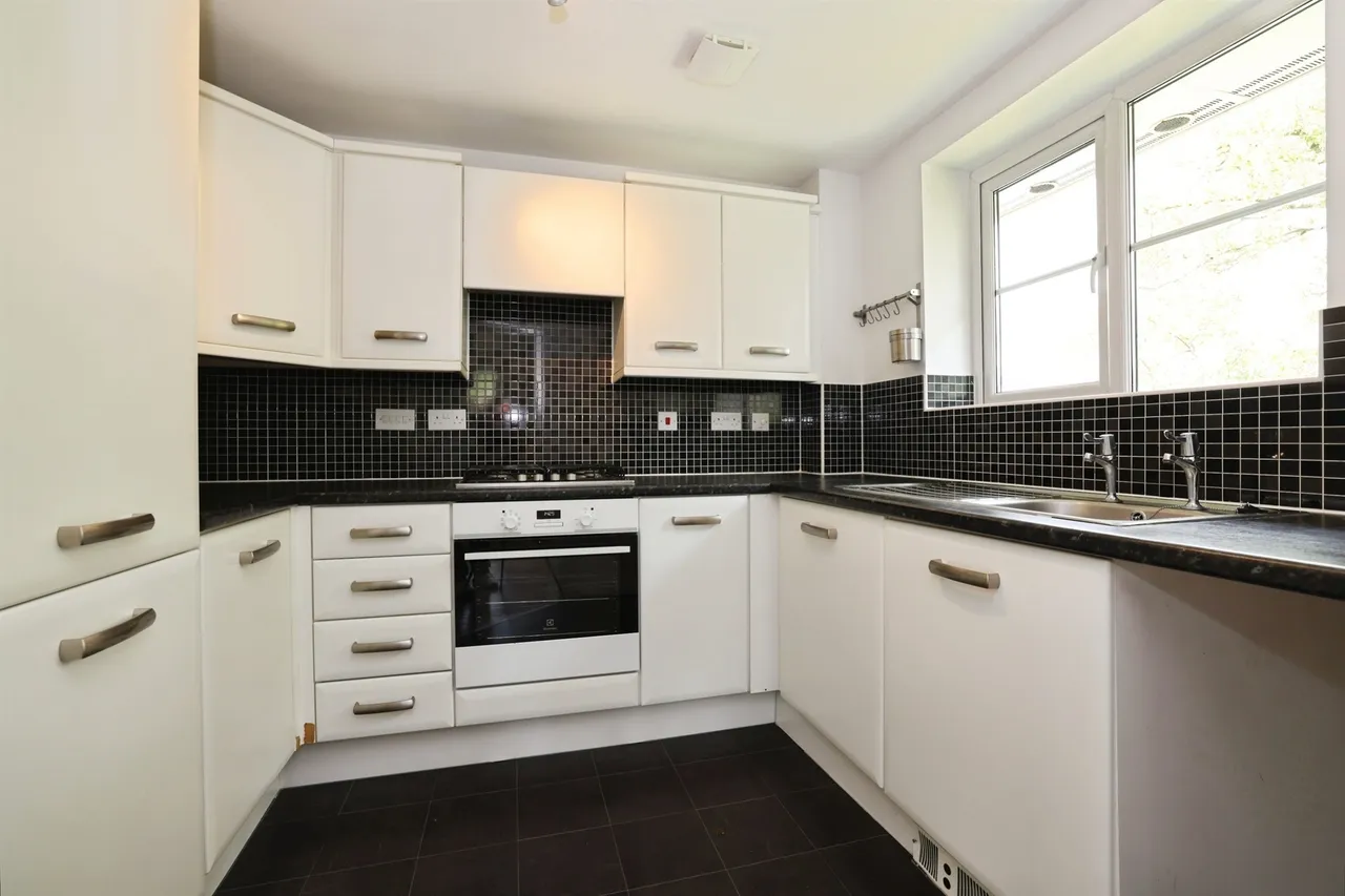 Anzio Road, Devizes, SN10, photo 5