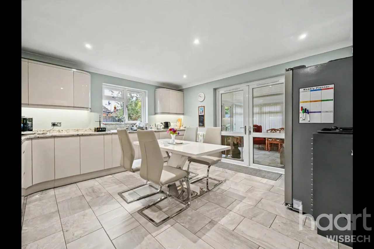 Swan Gardens, Parson Drove, PE13, photo 7