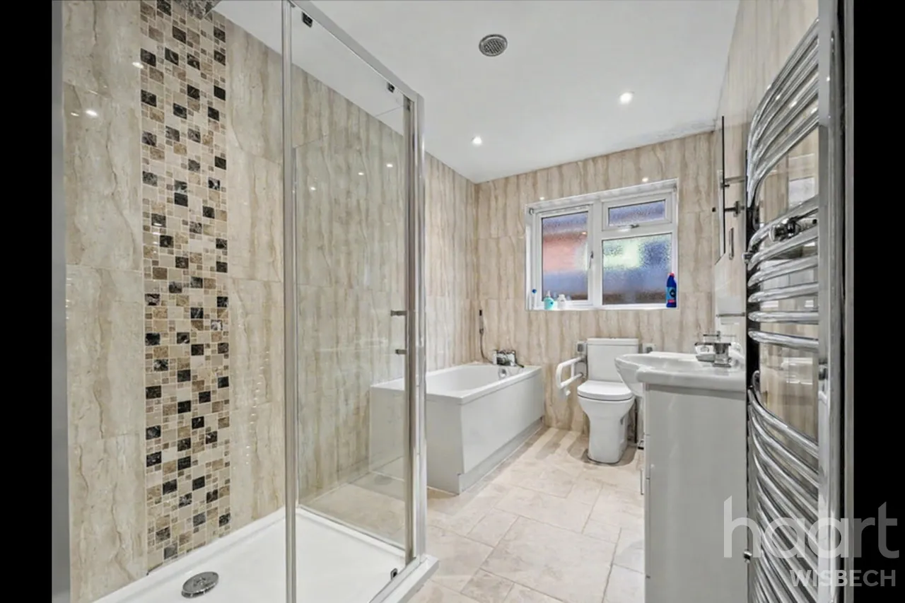 Swan Gardens, Parson Drove, PE13, photo 15