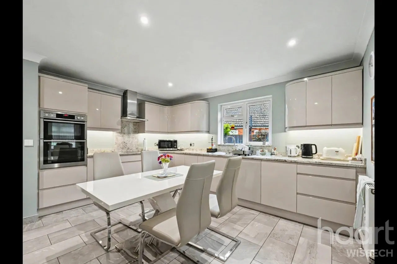 Swan Gardens, Parson Drove, PE13, photo 4