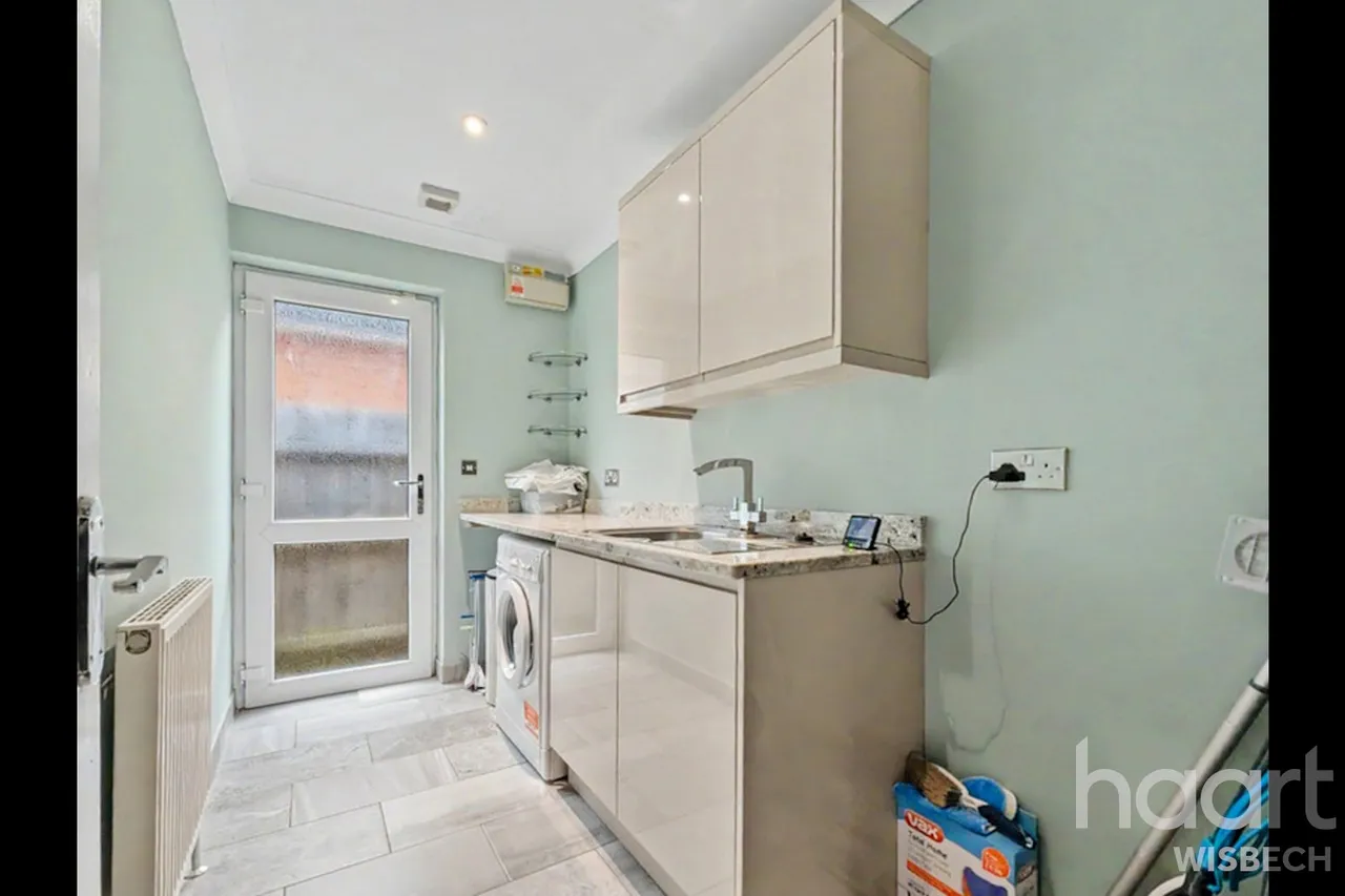 Swan Gardens, Parson Drove, PE13, photo 8