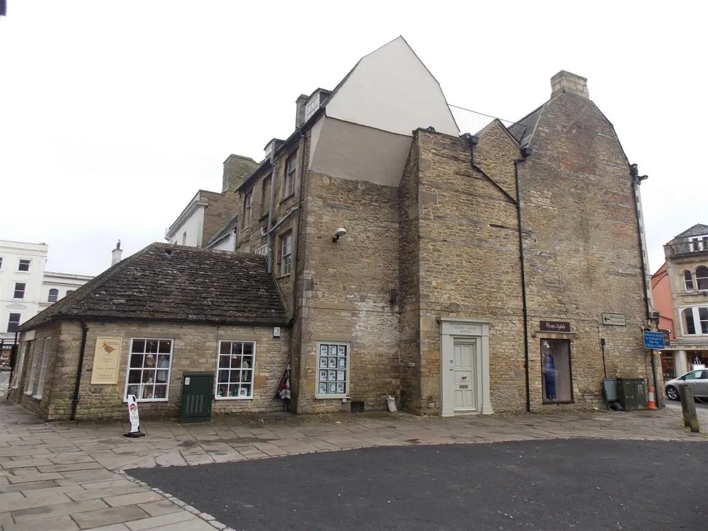 West Market Place, Cirencester, photo 16