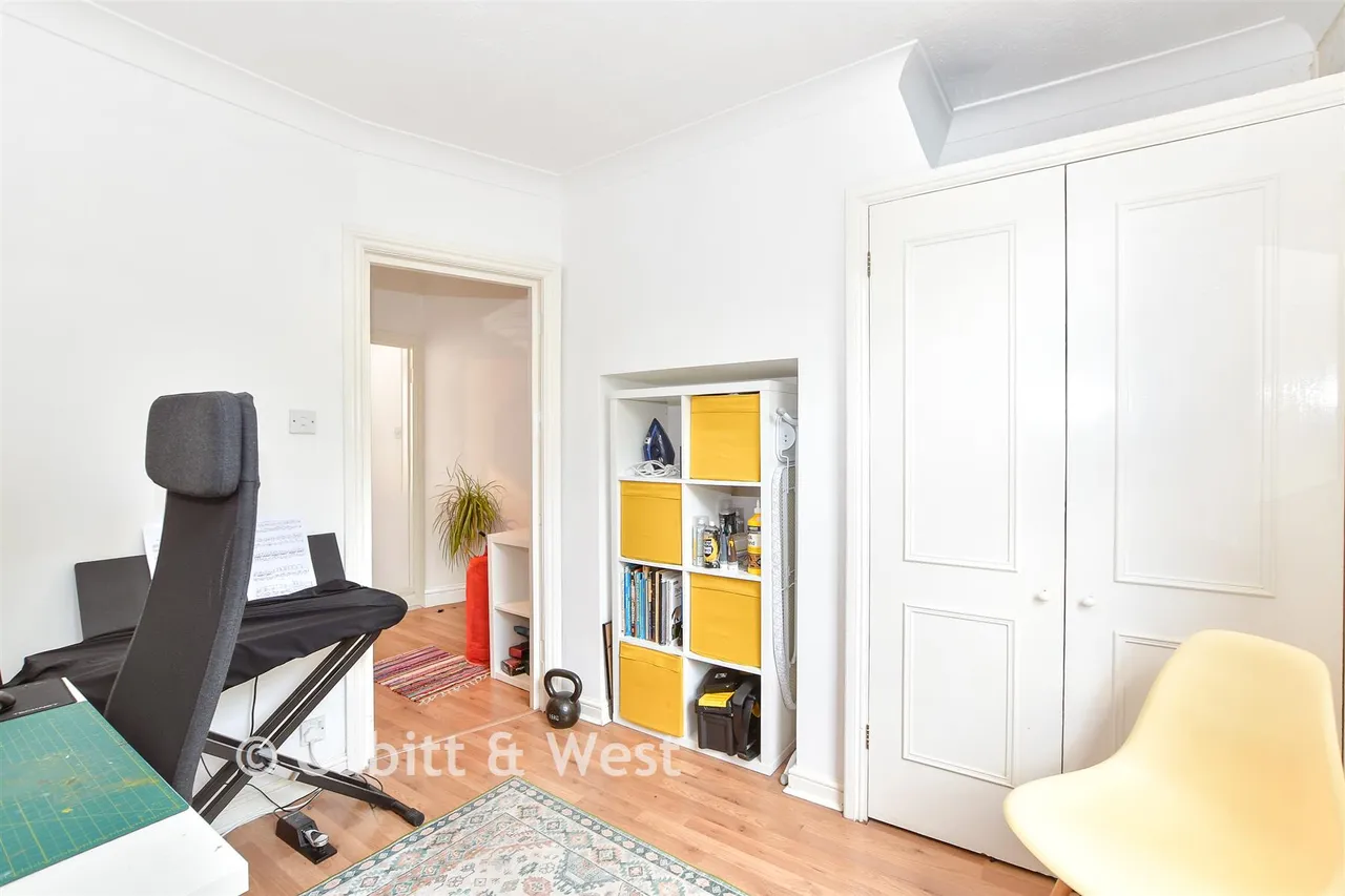 Queens Road, East Grinstead, RH19, photo 5