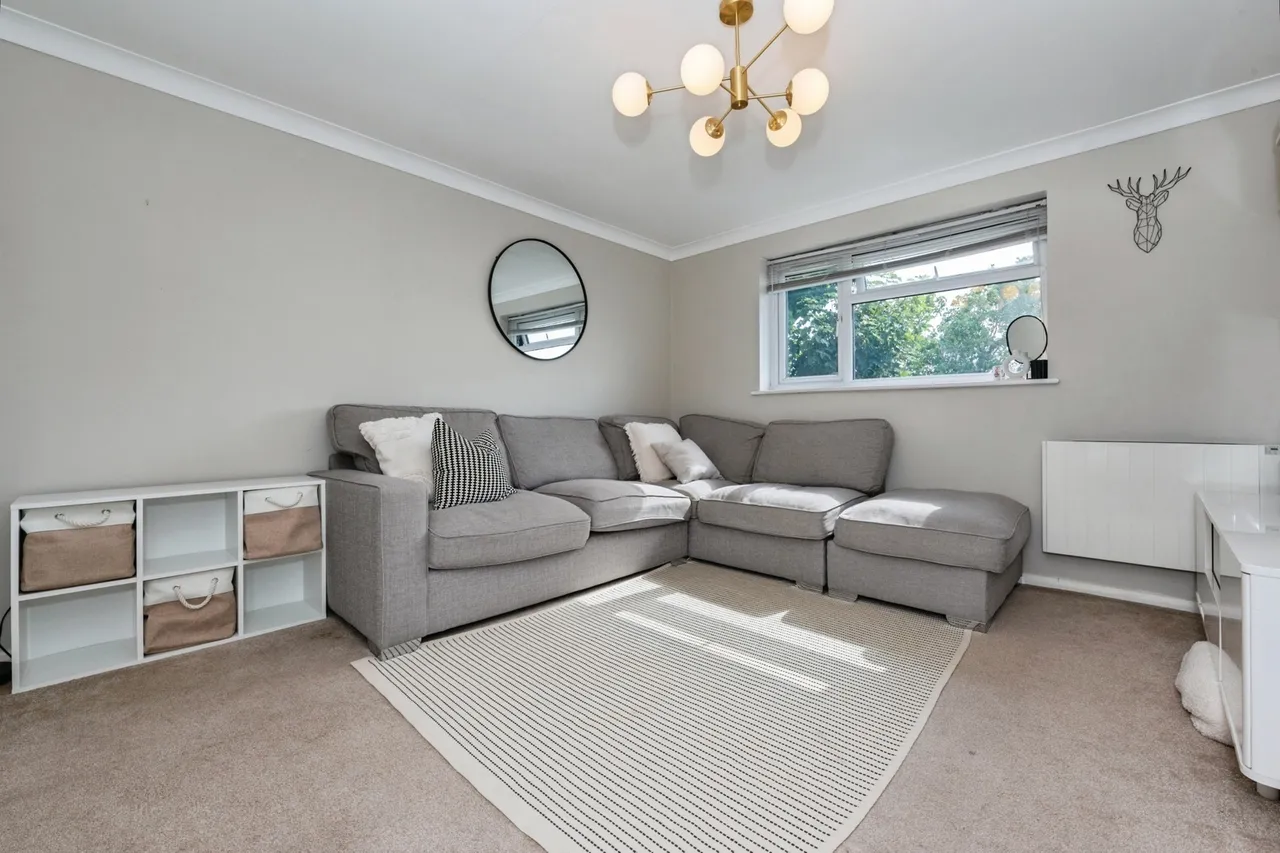 Mounts Road, Greenhithe, DA9, photo 2