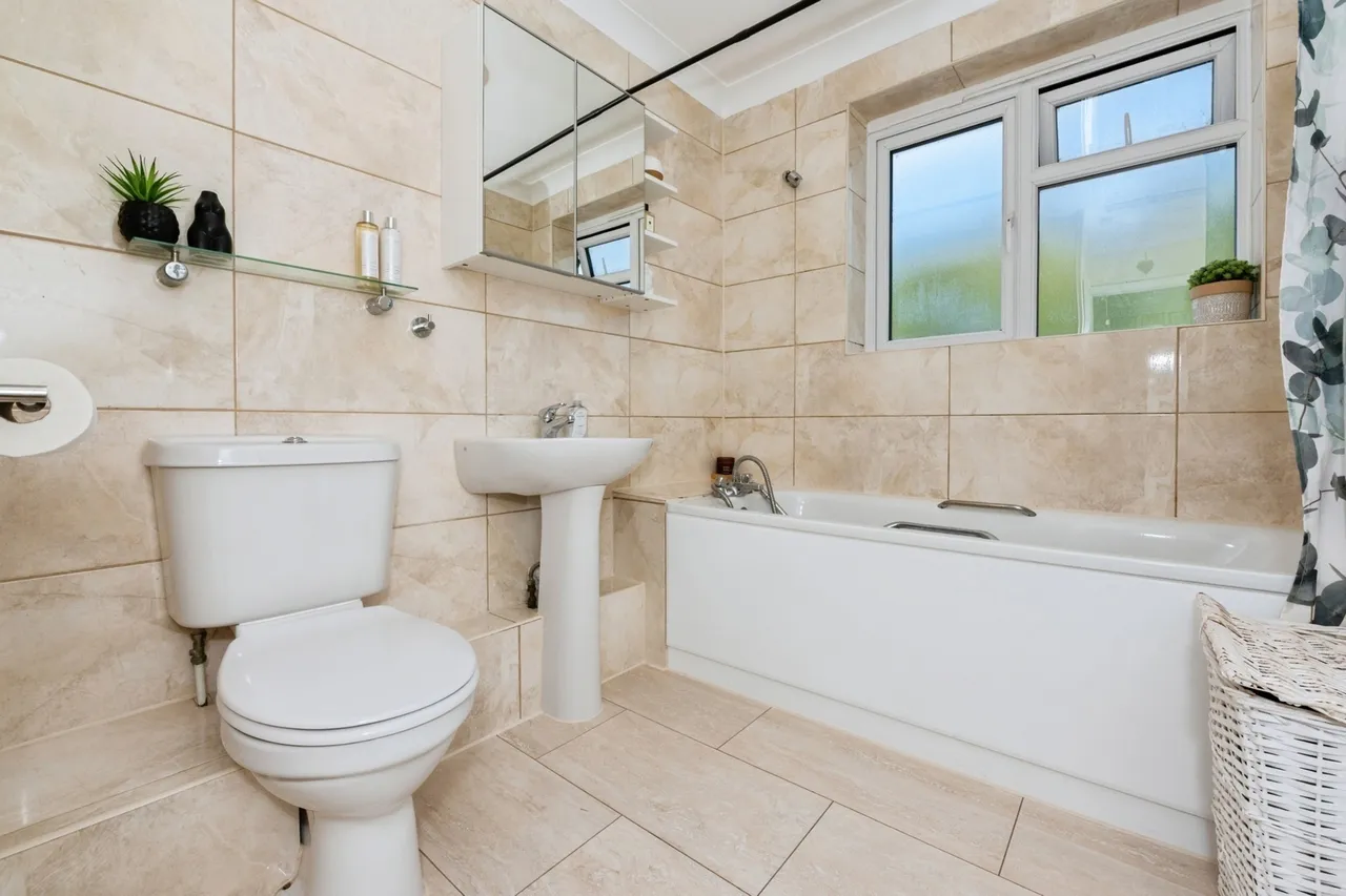Mounts Road, Greenhithe, DA9, photo 9