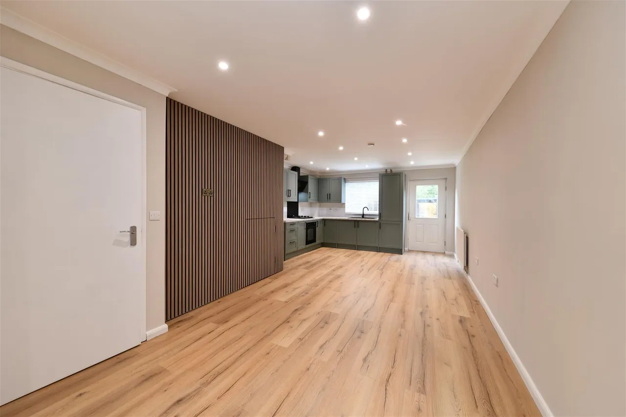 Tates Way, Stevenage, Herts, SG1 4WP, photo 3
