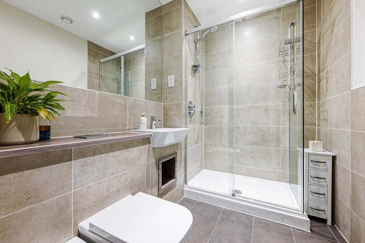 Palmerston Road, London, W3, photo 9