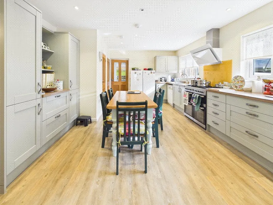 Tavistock, PL19, photo 3