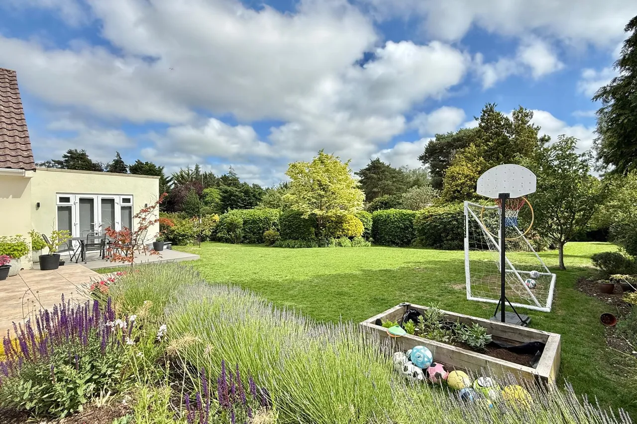 Oaks Drive, St. Leonards, BH24, photo 3