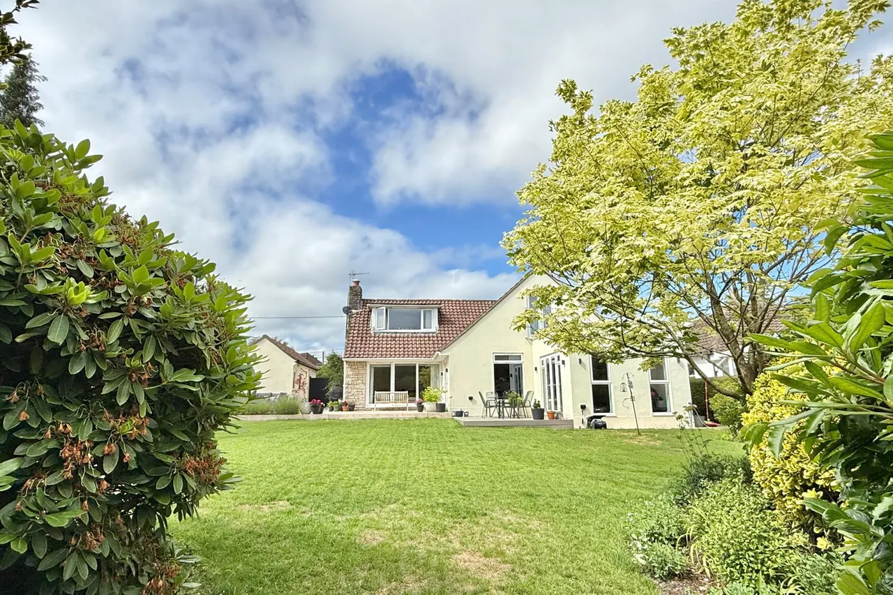 5 bed property for sale, Oaks Drive, St. Leonards, BH24