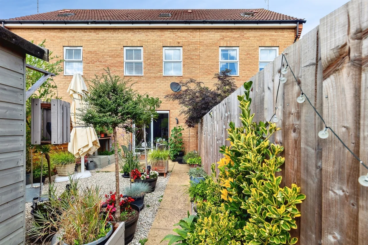Ravel Close, Stamford, PE9, photo 4