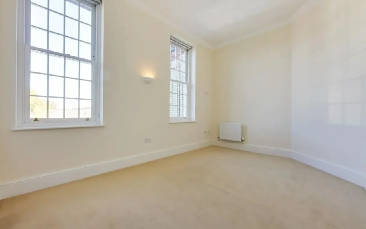 Horton Crescent, Epsom, KT19, photo 8