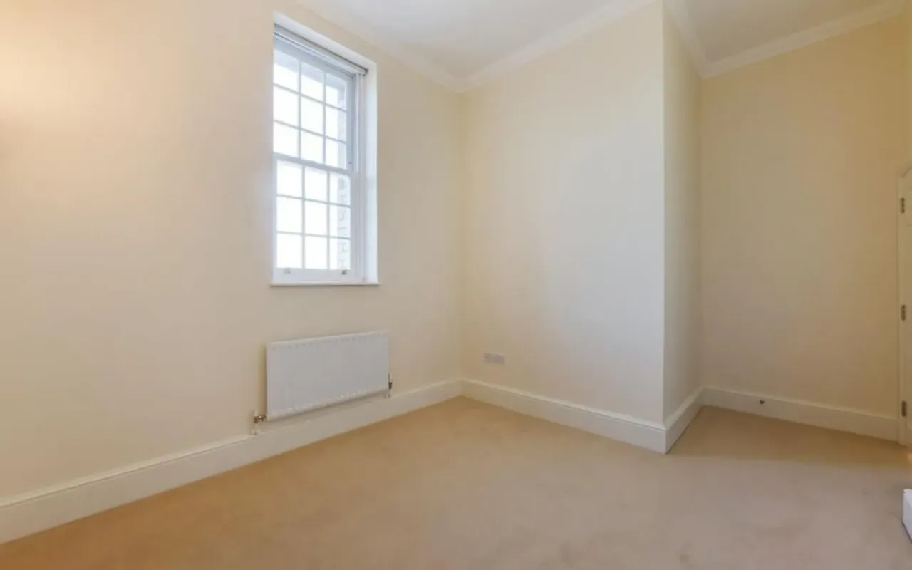 Horton Crescent, Epsom, KT19, photo 10