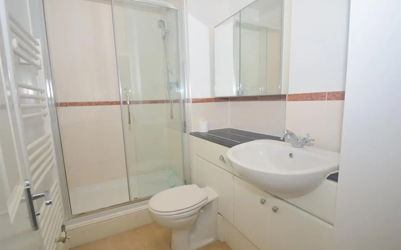 Horton Crescent, Epsom, KT19, photo 7