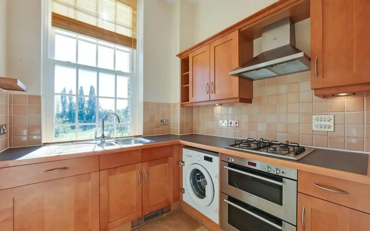 Horton Crescent, Epsom, KT19, photo 5