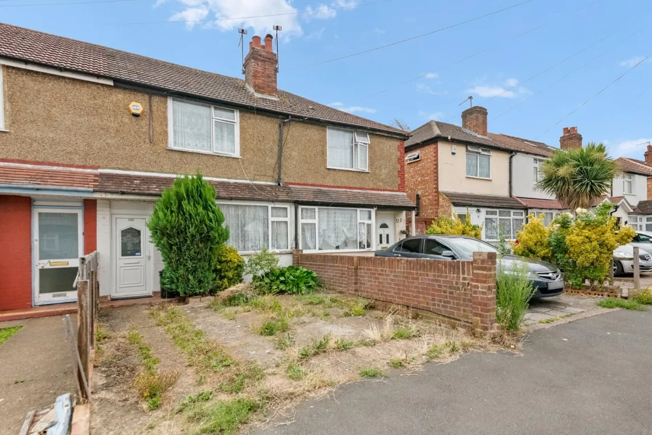 Woodrow Avenue, Hayes, UB4, photo 11
