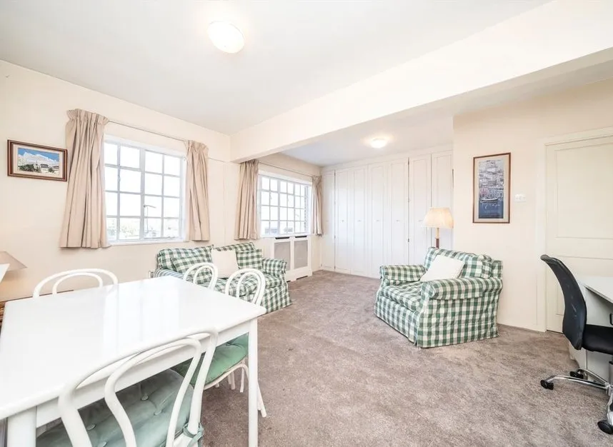 Woburn Place, Bloomsbury, WC1H, photo 2