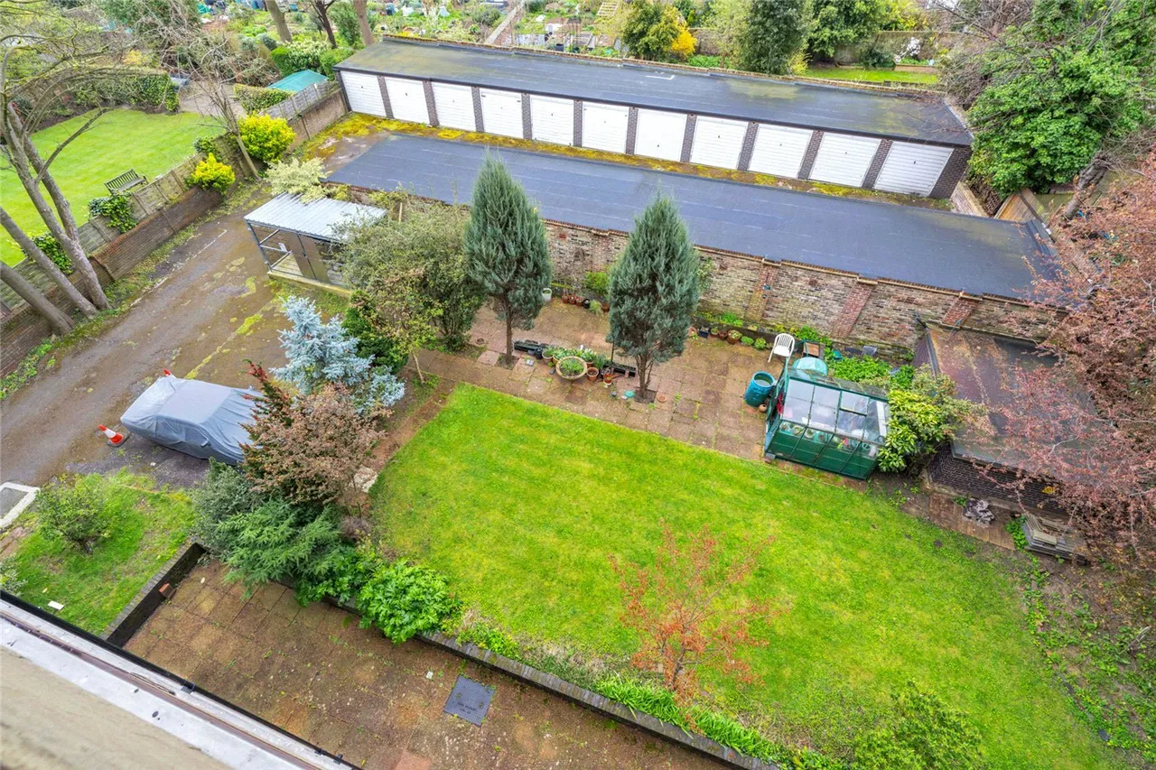 Romney Court, Haverstock Hill, London, NW3, photo 12
