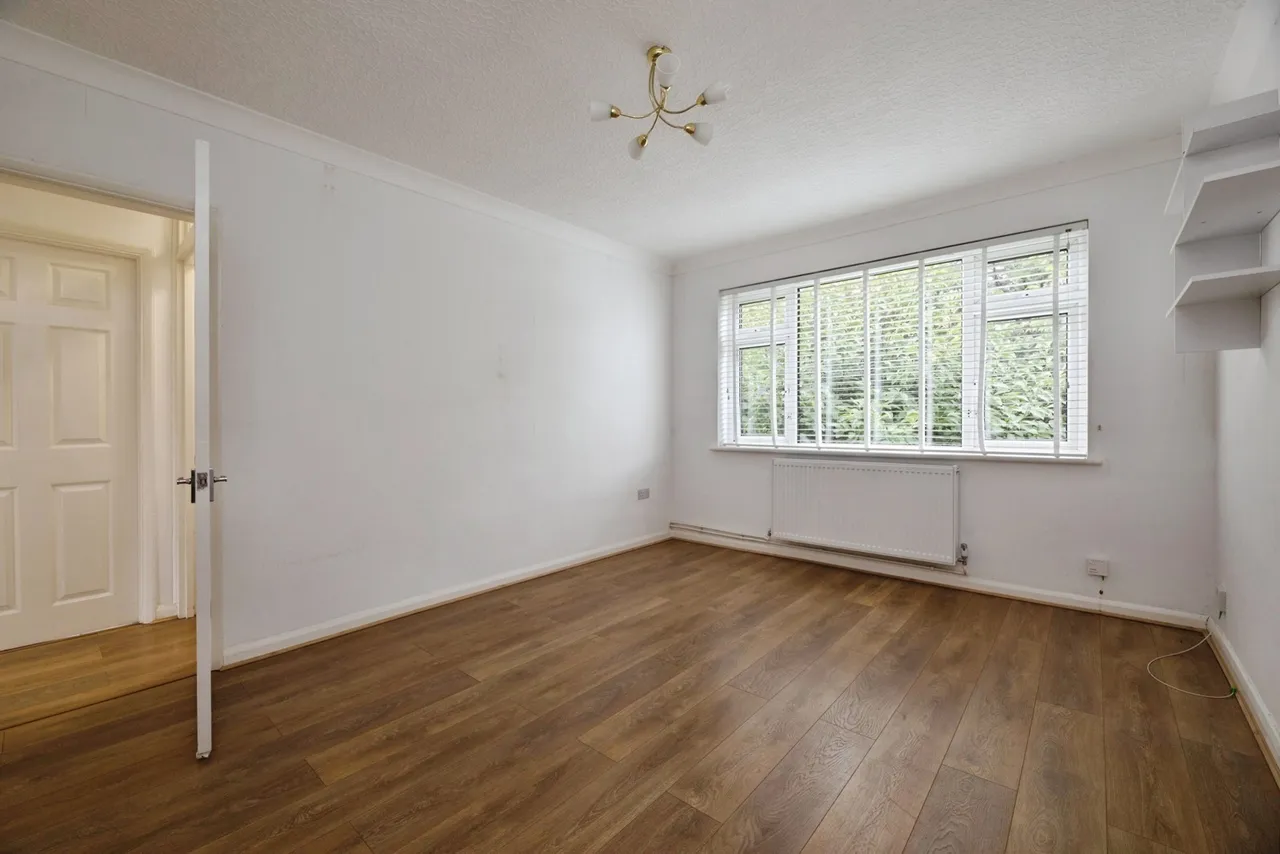Beehive Lane, Ilford, IG4, photo 4