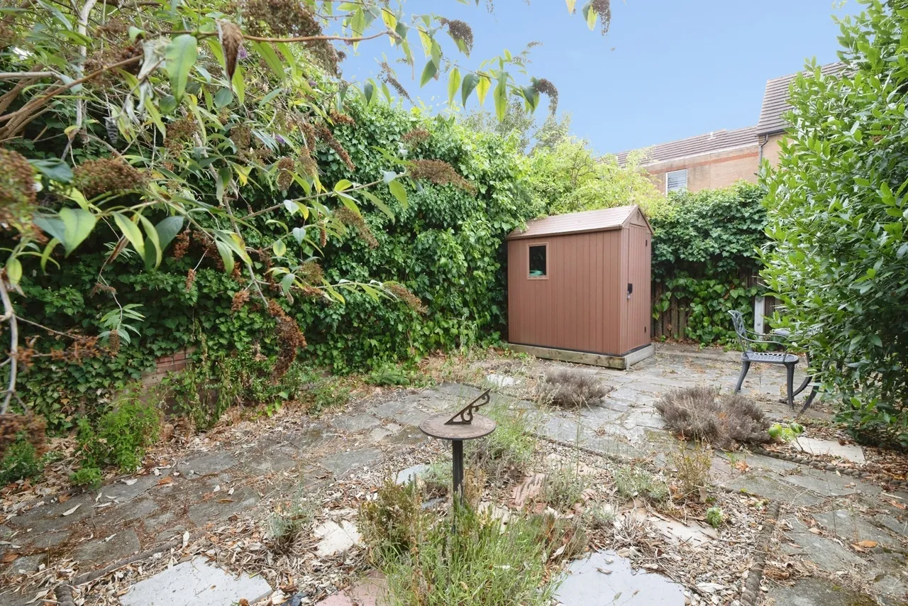 Beehive Lane, Ilford, IG4, photo 14