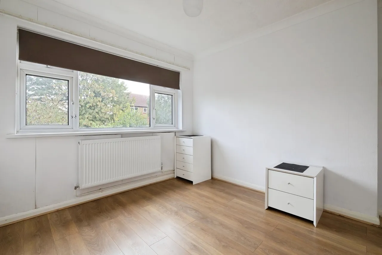 Beehive Lane, Ilford, IG4, photo 8
