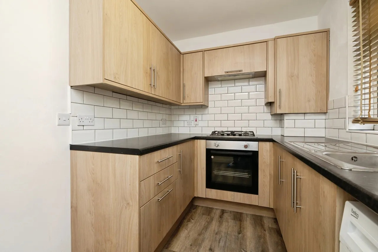 Beehive Lane, Ilford, IG4, photo 7