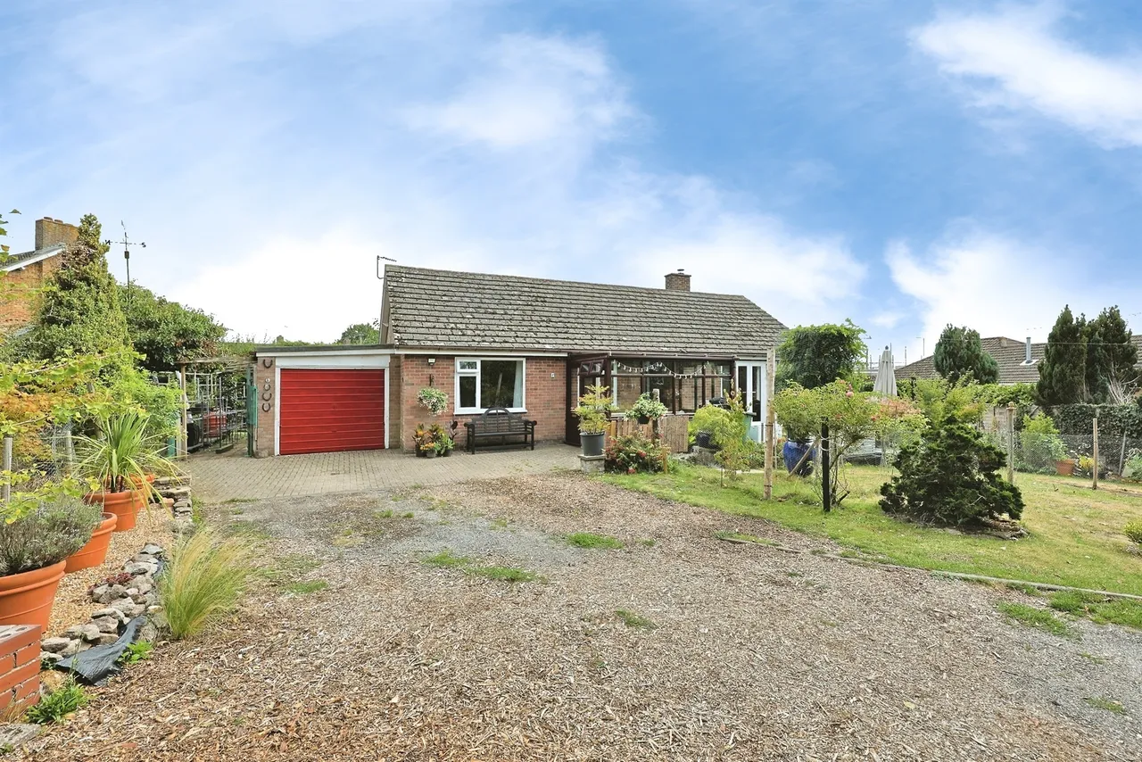 3 bed house for sale — Ketts Hill, Necton, Swaffham