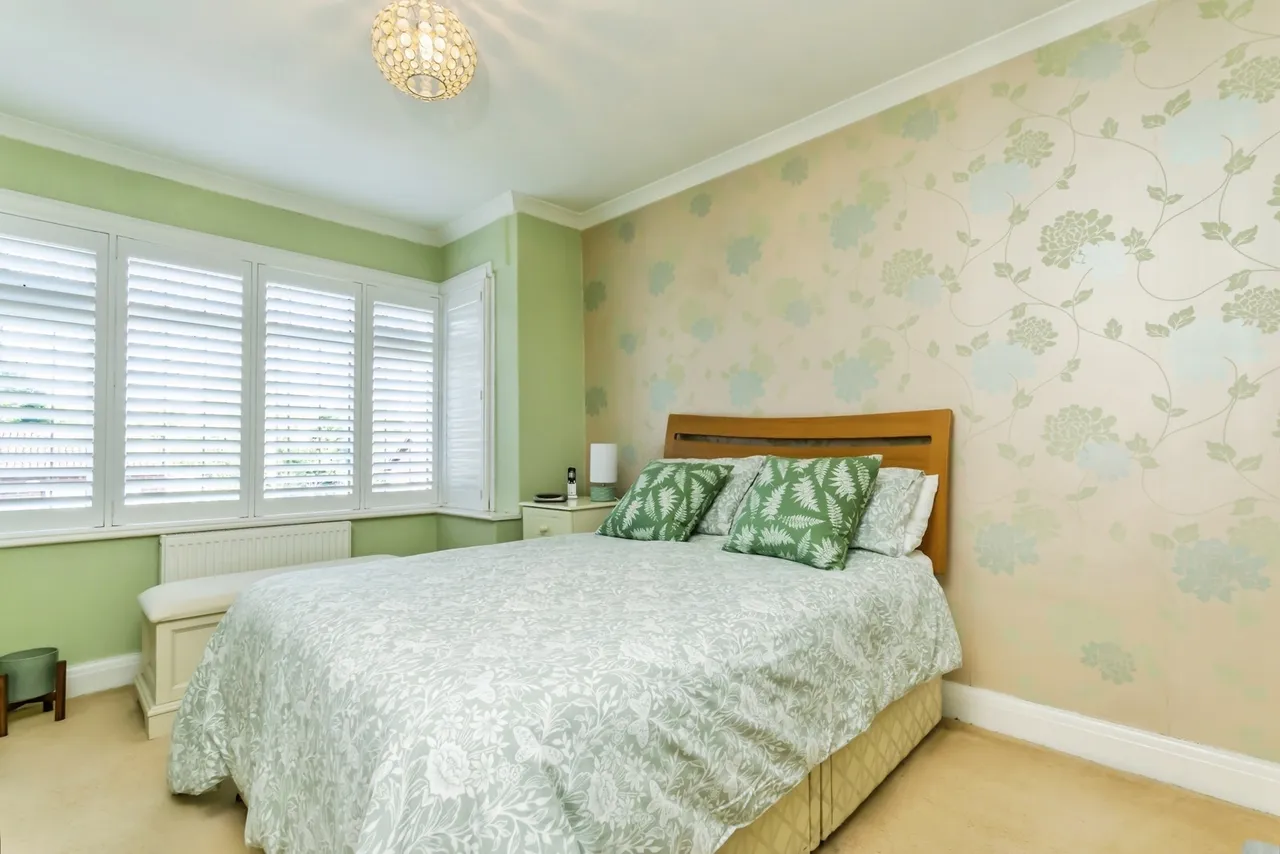 Sunny Rise, Chaldon, Caterham, Surrey, CR3, photo 3