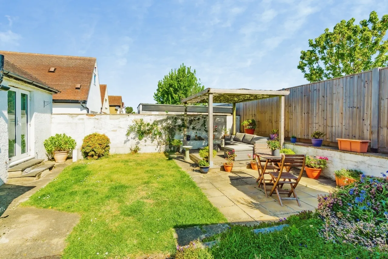 Sunny Rise, Chaldon, Caterham, Surrey, CR3, photo 12