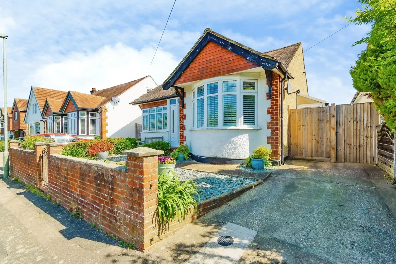 Sunny Rise, Chaldon, Caterham, Surrey, CR3, photo 15